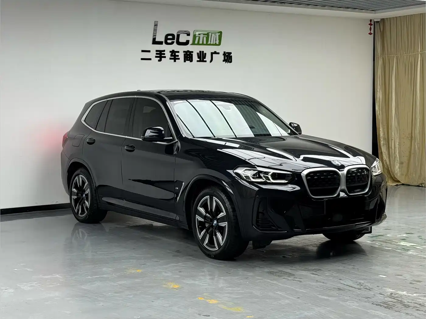 BMW iX3 2024