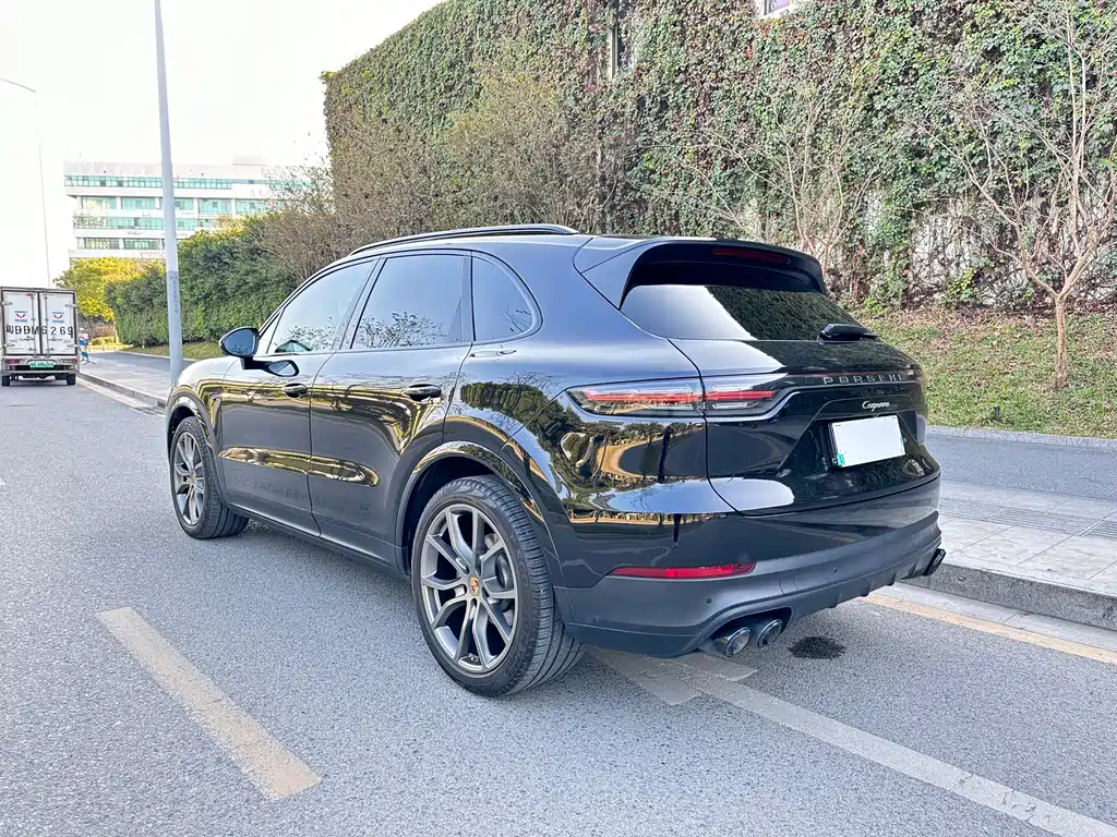 Porsche Cayenne 2022