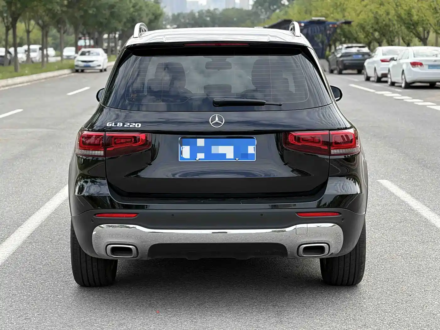 Mercedes-Benz GLB 2023