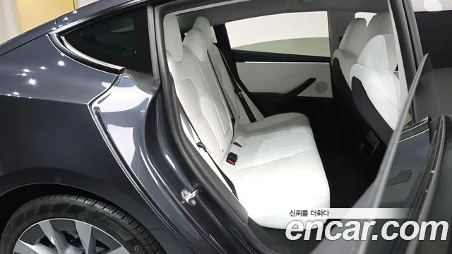 Tesla Model 3 2024