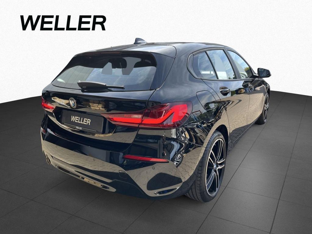 BMW 118 2022