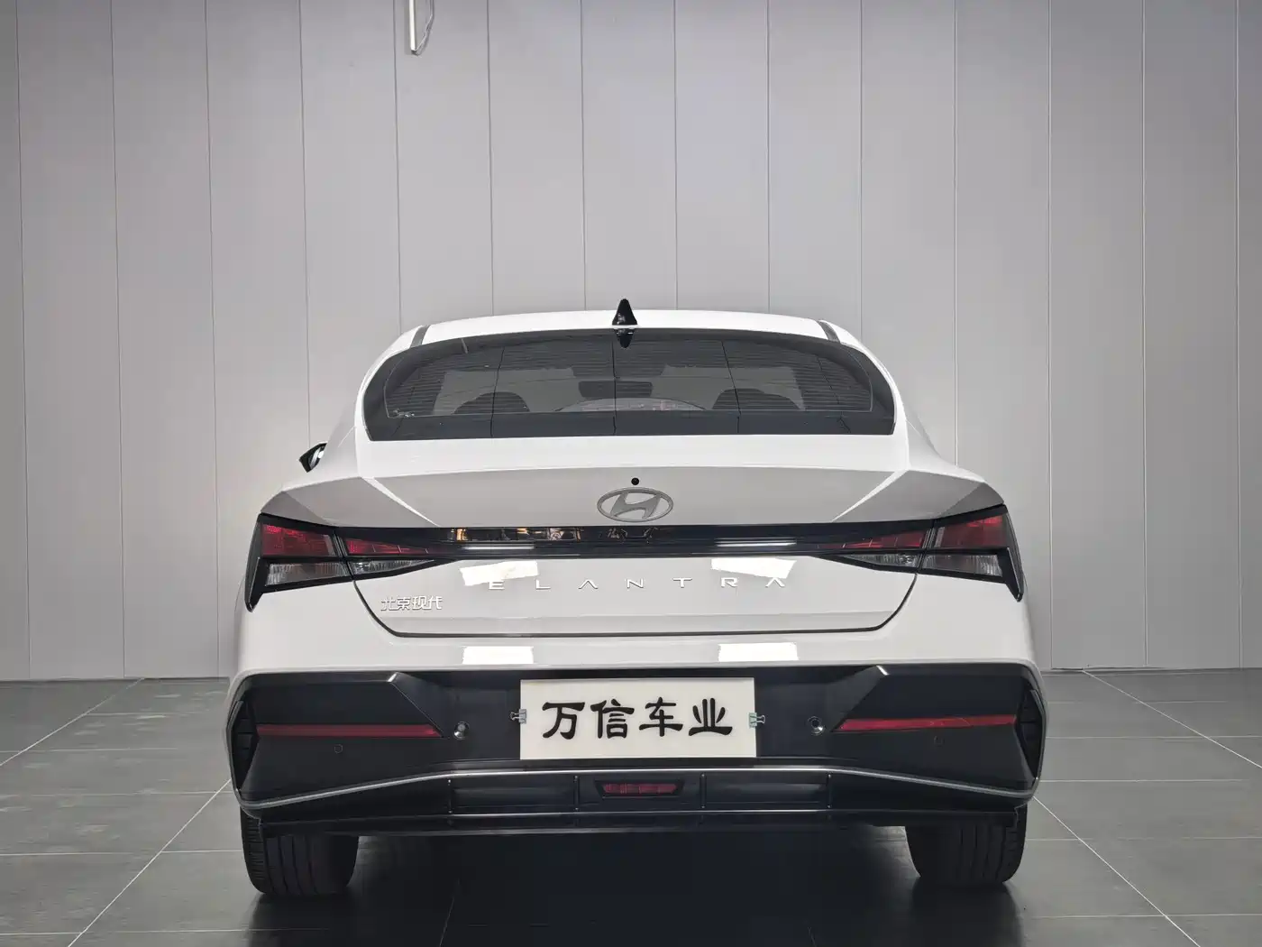 Hyundai Elantra 2023