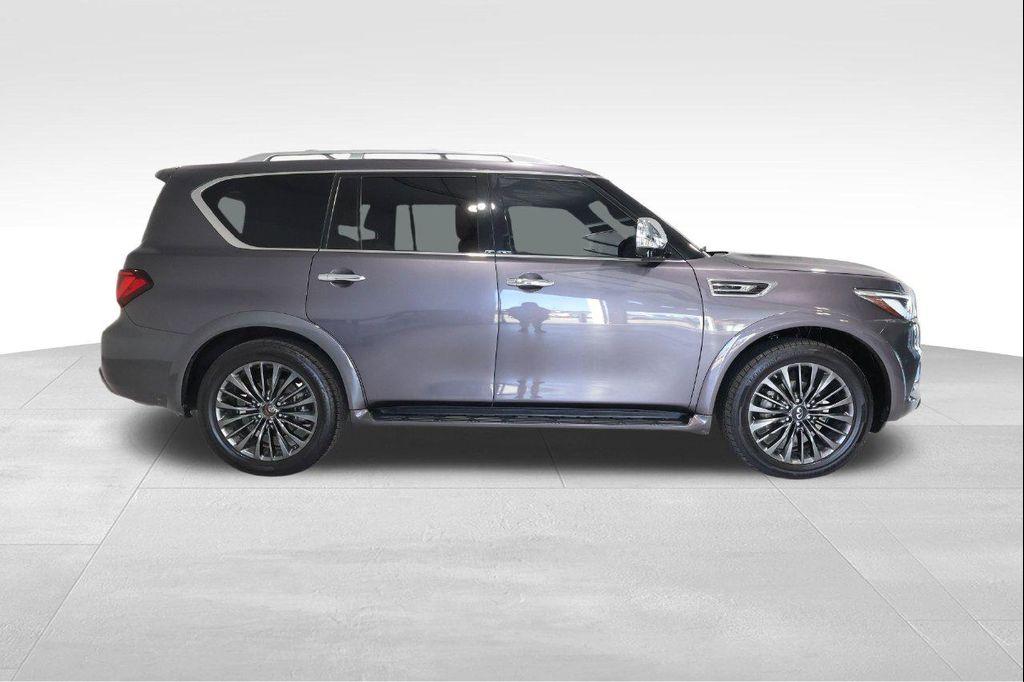 Infiniti QX80 2023