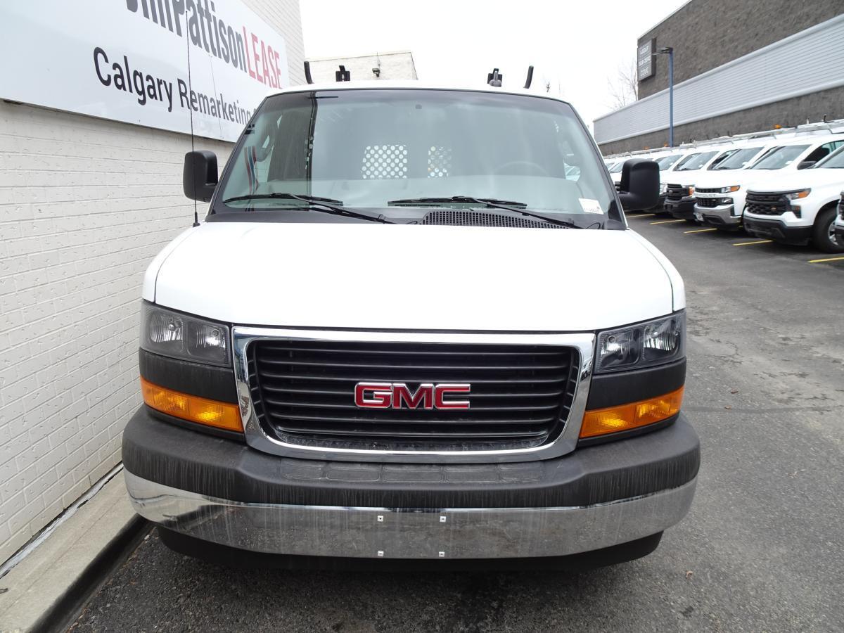 GMC Savana 2023