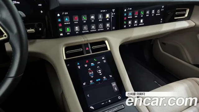 Porsche Taycan 2021