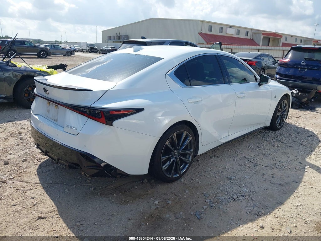 Lexus IS 2024