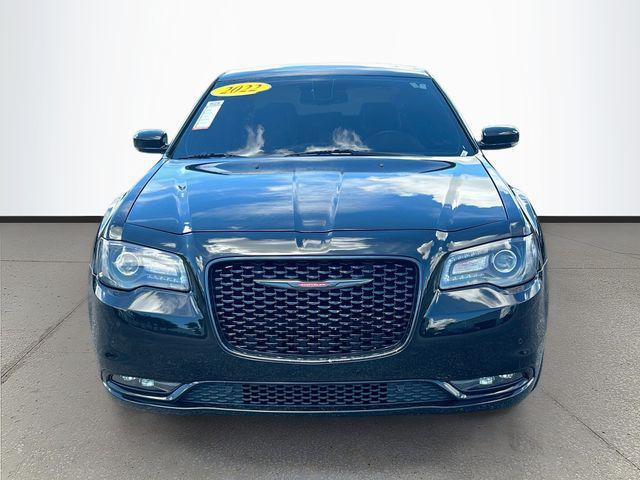 Chrysler 300 2022