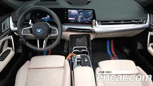 BMW iX1 2025