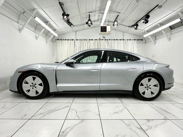 Porsche Taycan 2022
