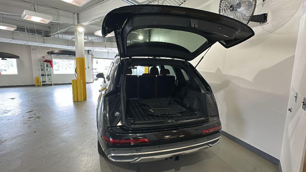 Audi Q7 2021