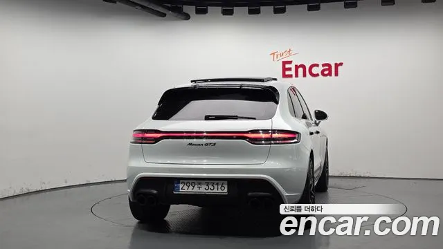 Porsche Macan 2022