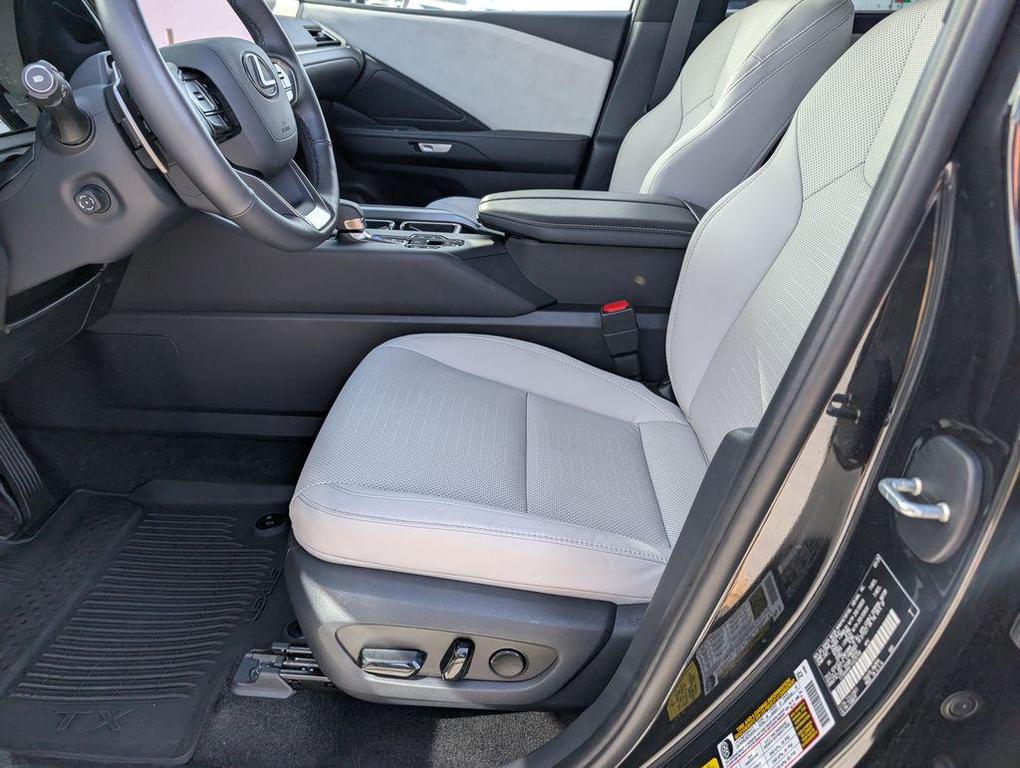 Lexus TX 2025