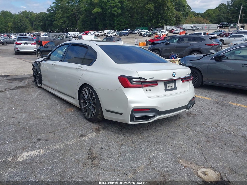 BMW 750 2022