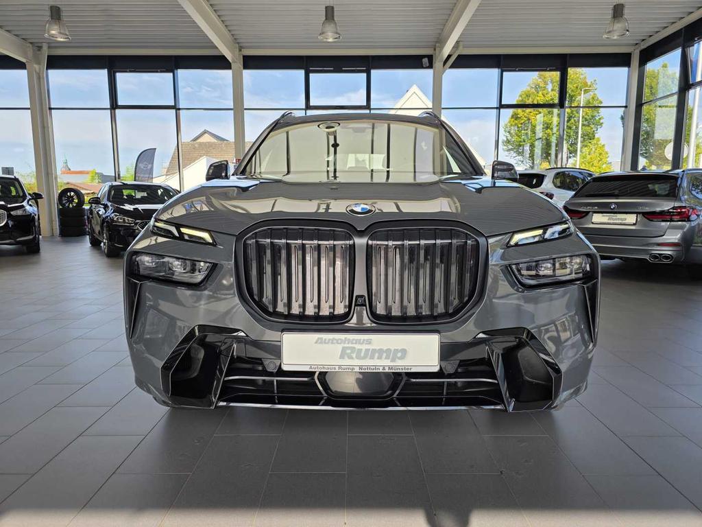 BMW X7 2025