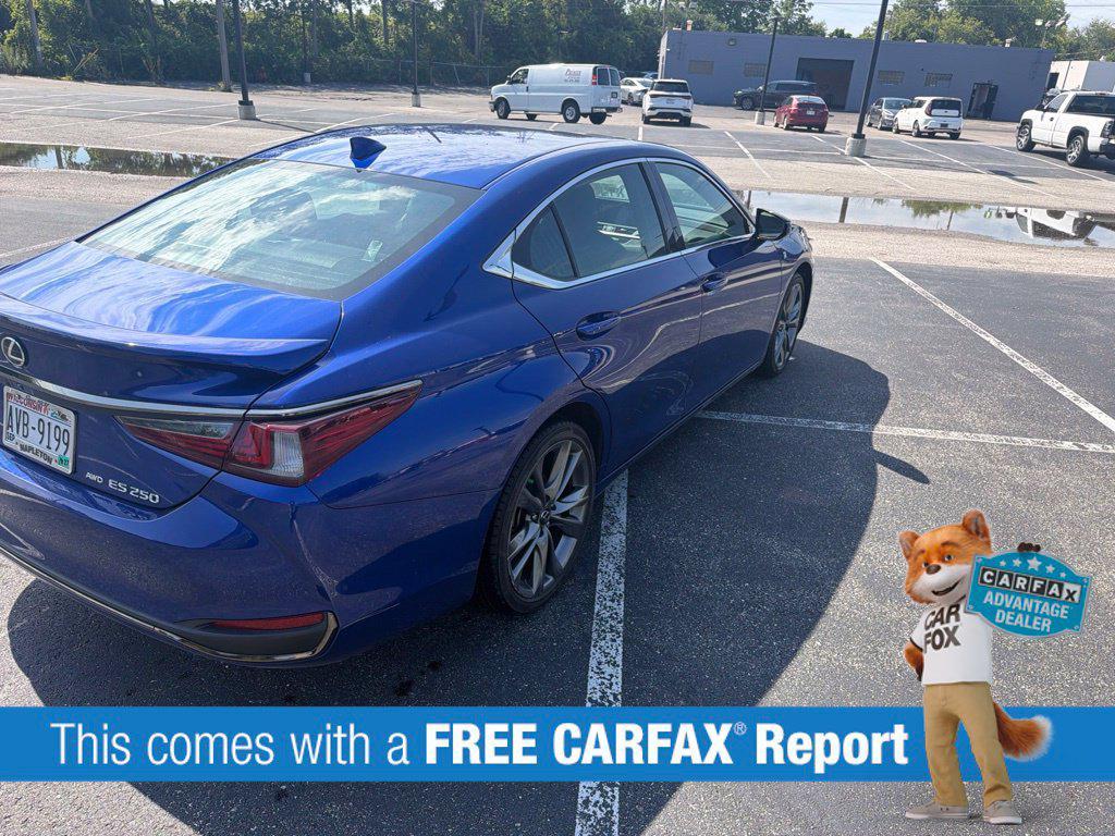 Lexus ES 2021