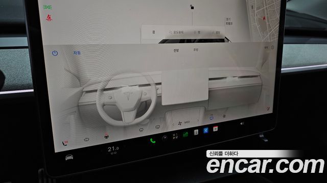 Tesla Model Y 2025
