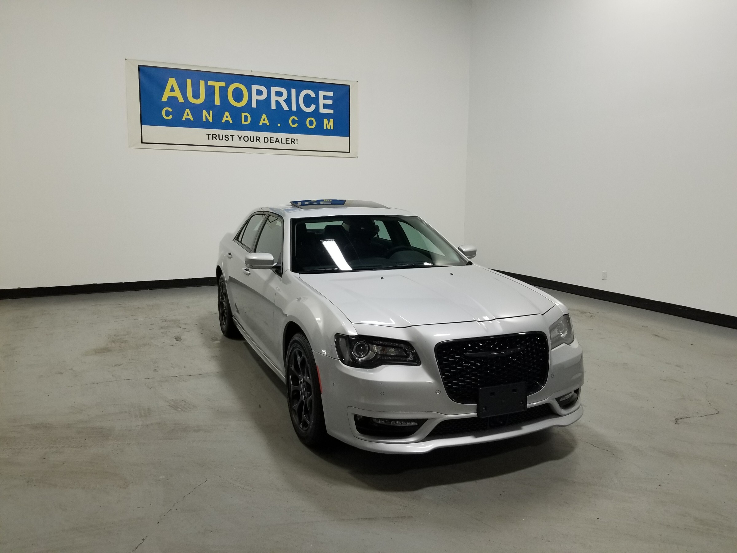 Chrysler 300 2023