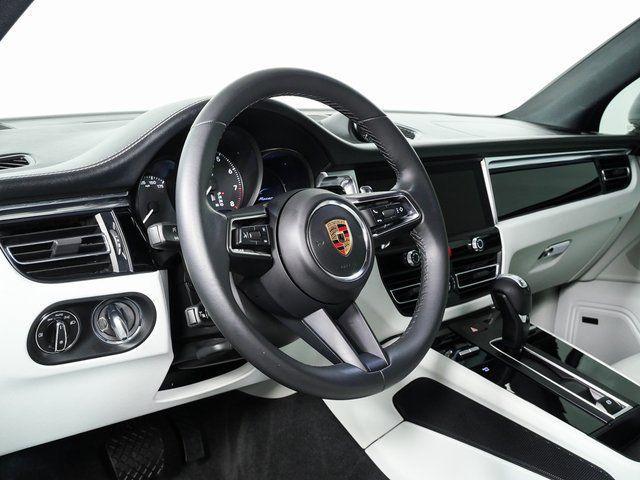 Porsche Macan 2024