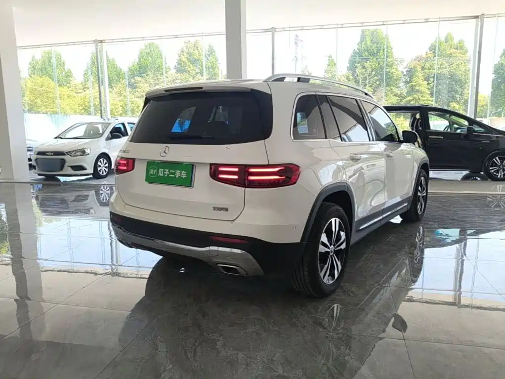 Mercedes-Benz GLB 2024