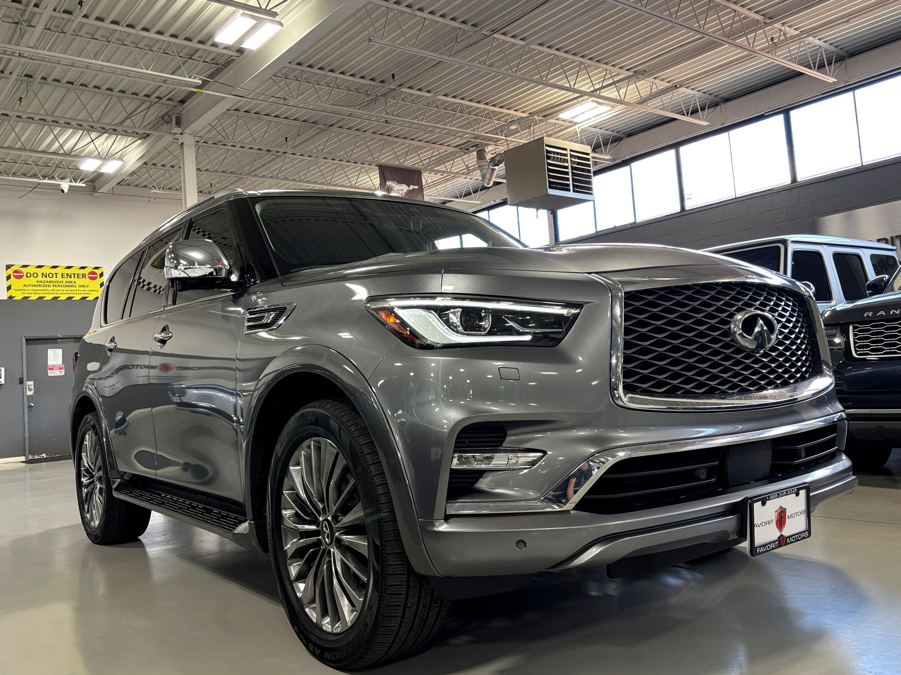 Infiniti QX80 2020