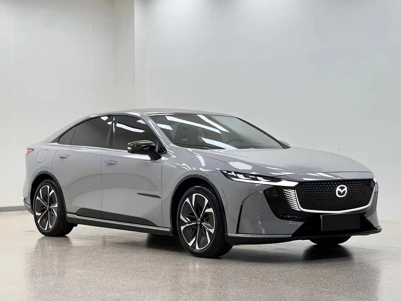 Mazda EZ-6 2025