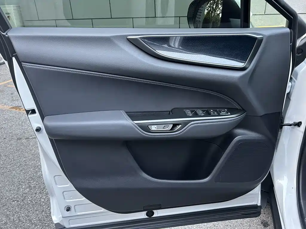 Lexus NX 2024