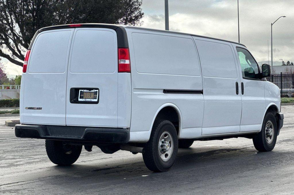 Chevrolet Express 2023
