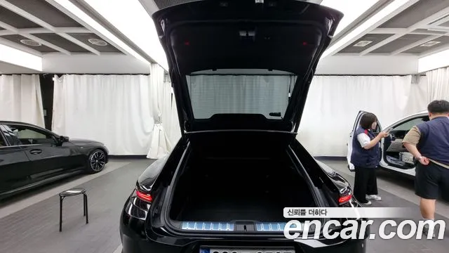 Porsche Panamera 2025