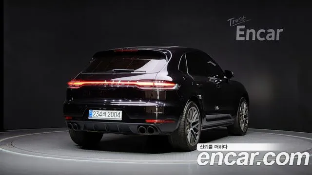 Porsche Macan 2021