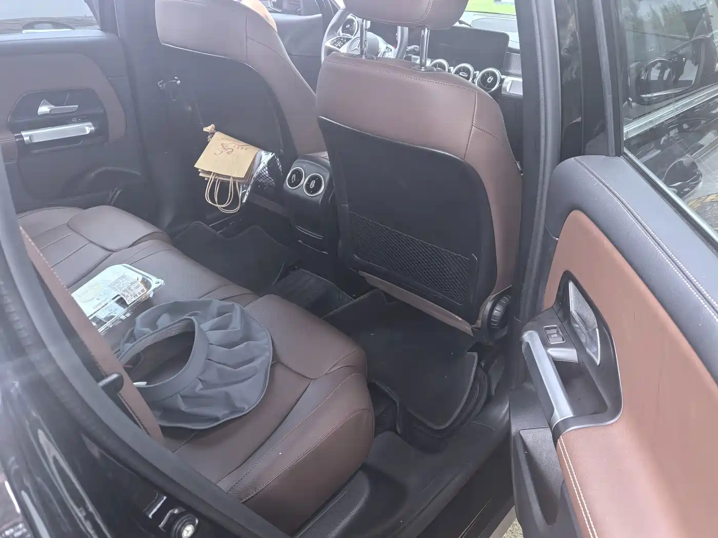 Mercedes-Benz GLB 2023