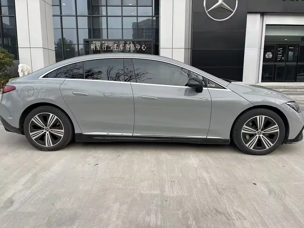 Mercedes-Benz EQE 2024