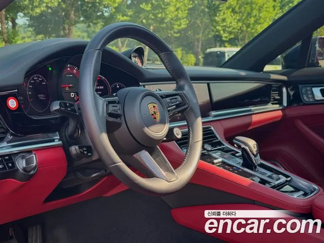Porsche Panamera 2021