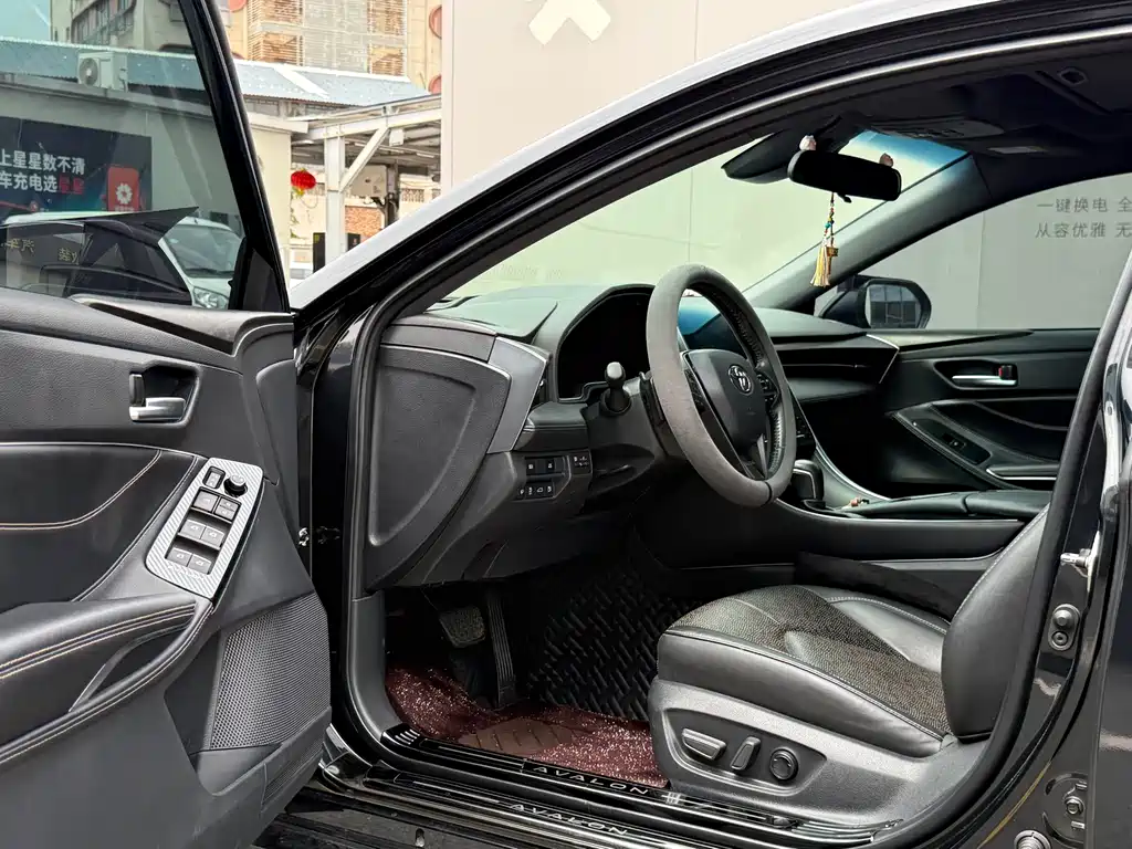 Toyota Avalon 2023