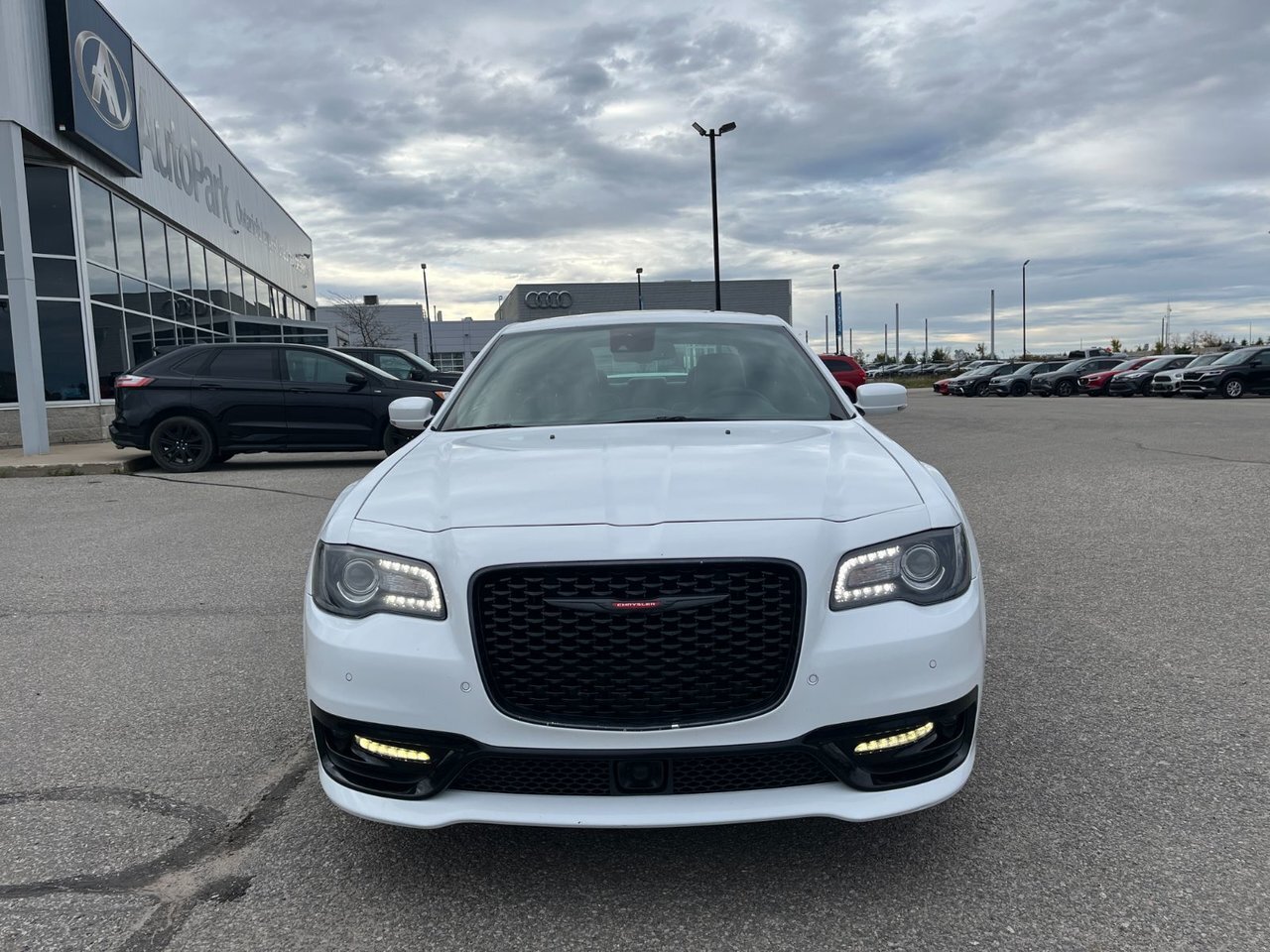 Chrysler 300 2023