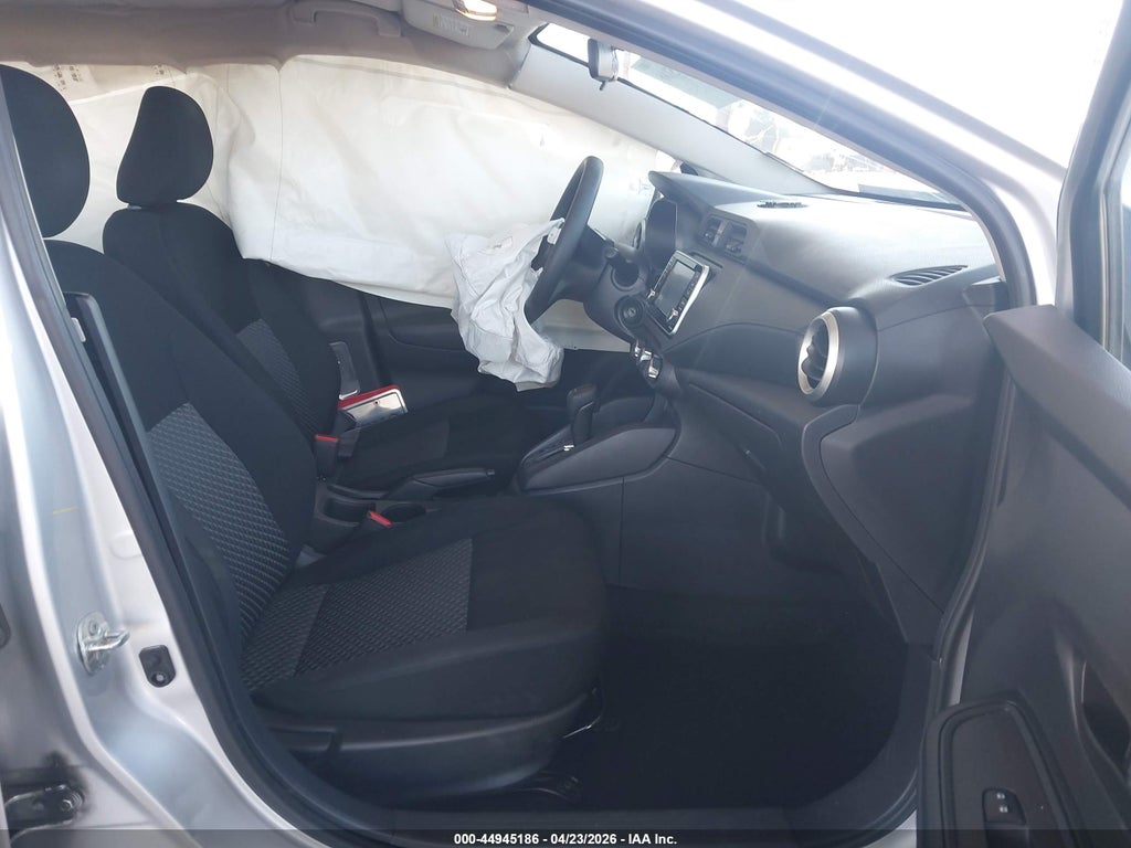 Nissan Versa 2024