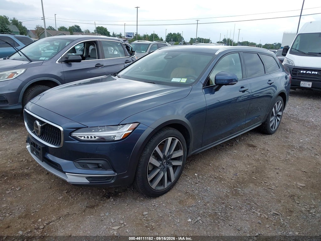 Volvo V90 Cross Country 2023