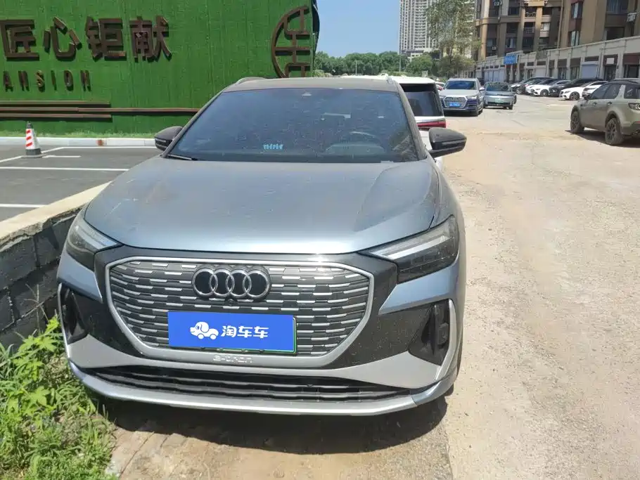 Audi Q4 e-tron 2025
