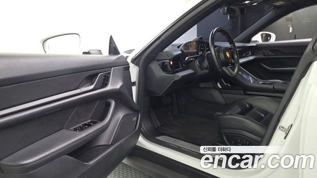 Porsche Taycan 2021
