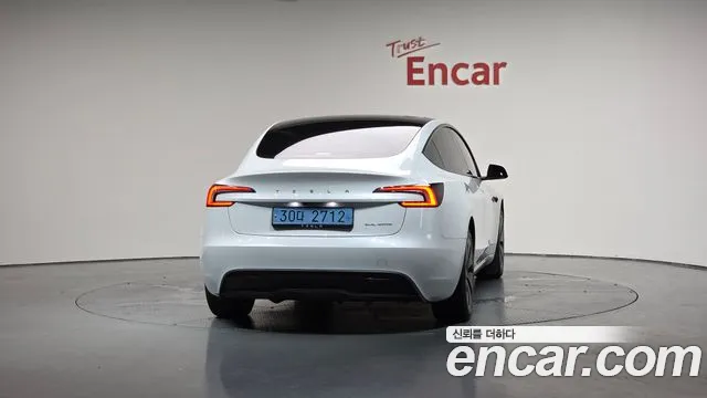 Tesla Model 3 2024