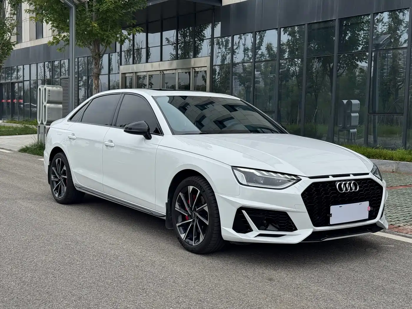 Audi A4 2023