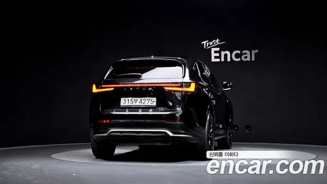 Lexus NX 2022