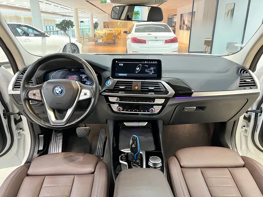 BMW iX3 2021