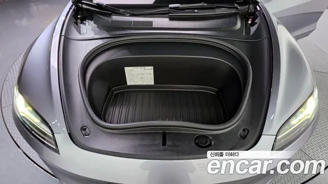 Tesla Model 3 2025