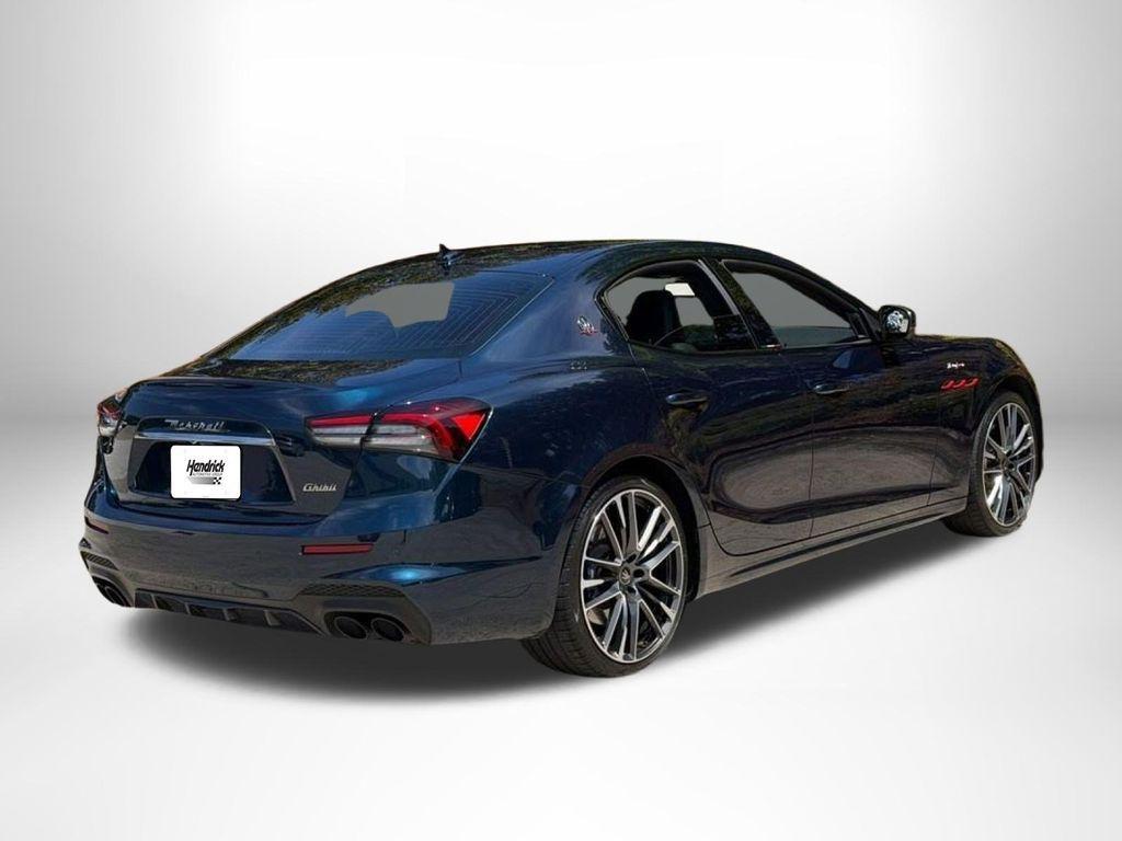 Maserati Ghibli 2021