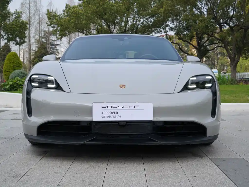Porsche Taycan 2021