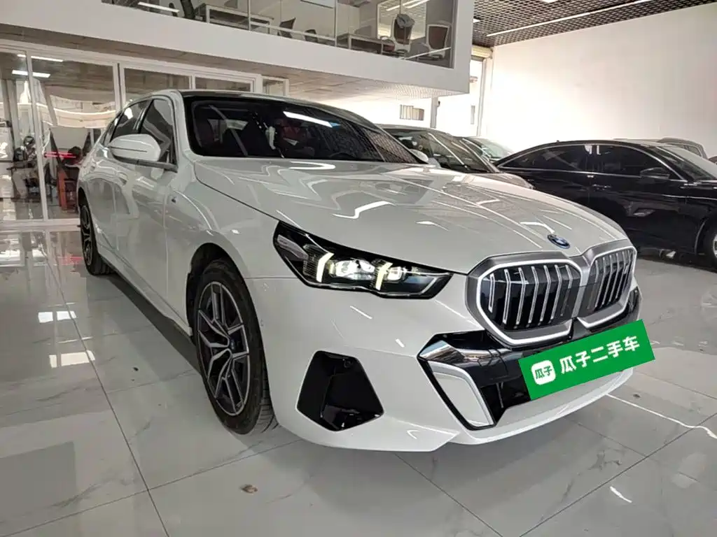 BMW i5 2025