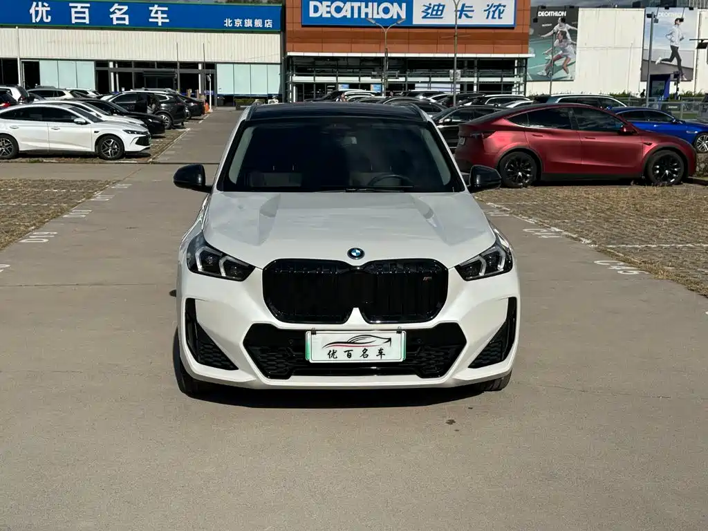 BMW iX1 2024