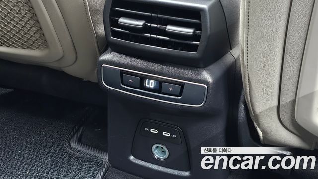 Audi Q4 e-tron 2025