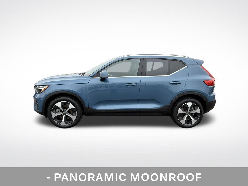 Volvo XC40 2025