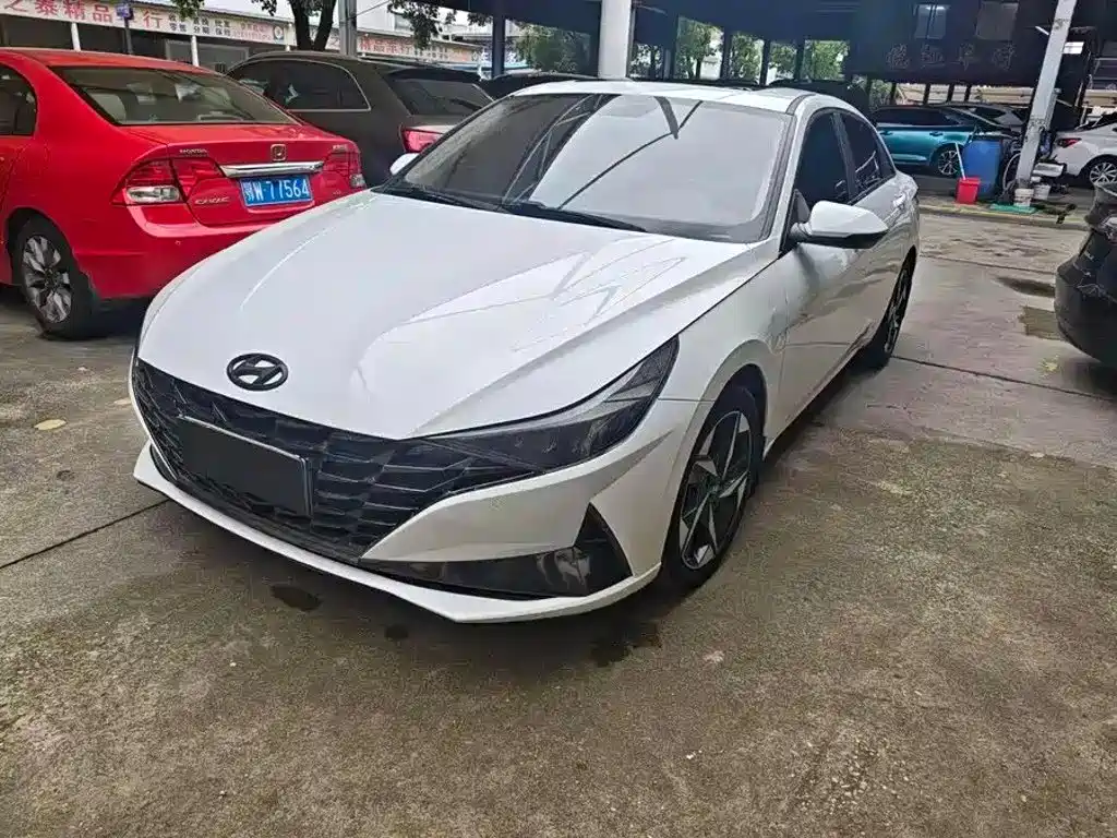 Hyundai Elantra 2021
